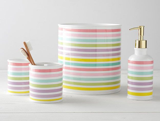 Set of rainbow bathroom organizers