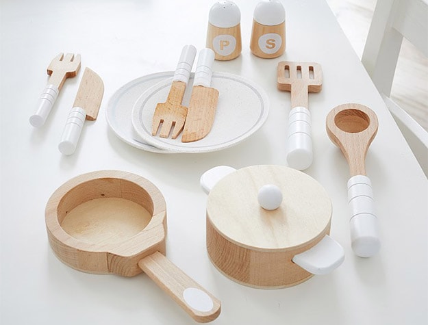 Modern Wooden Cooking & Eating Set.
