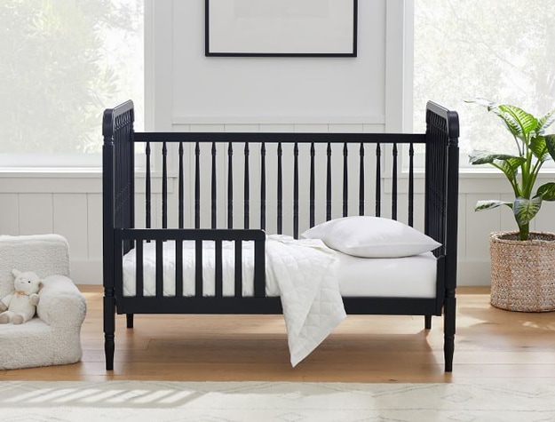 Bedroom clearance with crib