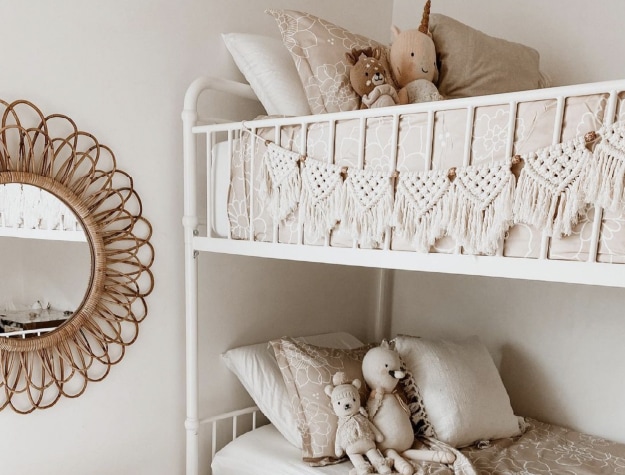White wire bunk bed