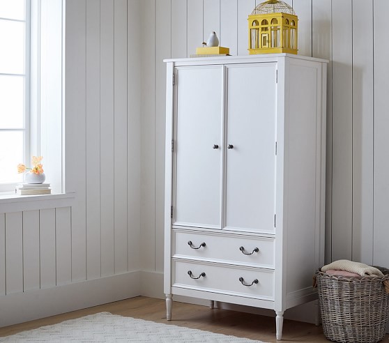 armoire baby room