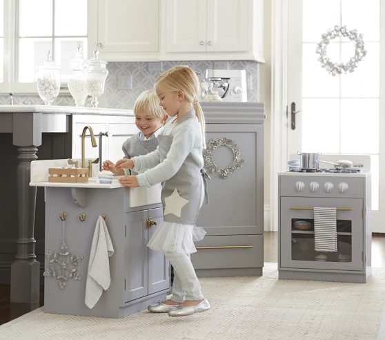 chelsea play kitchen