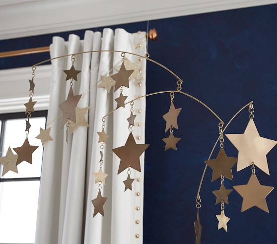 Pottery Barn Star Cloud 優しい色合い モビール | Pottery Barn Star