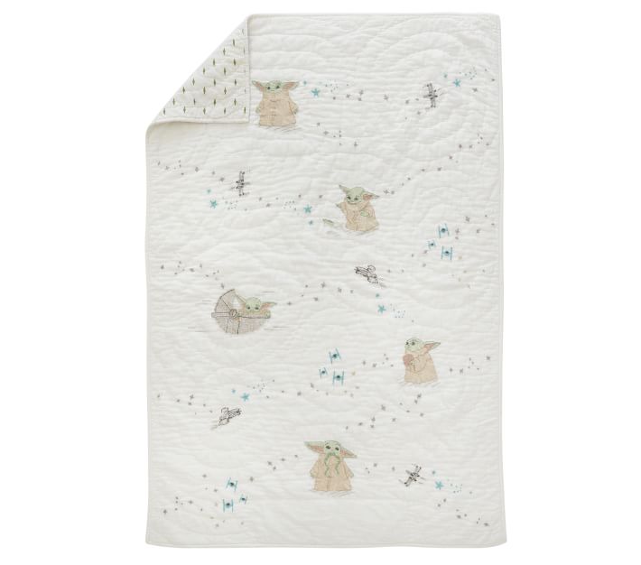 Pre-Order TDR - Winnie the Pooh Bath towel (2022 Pooh Dream)