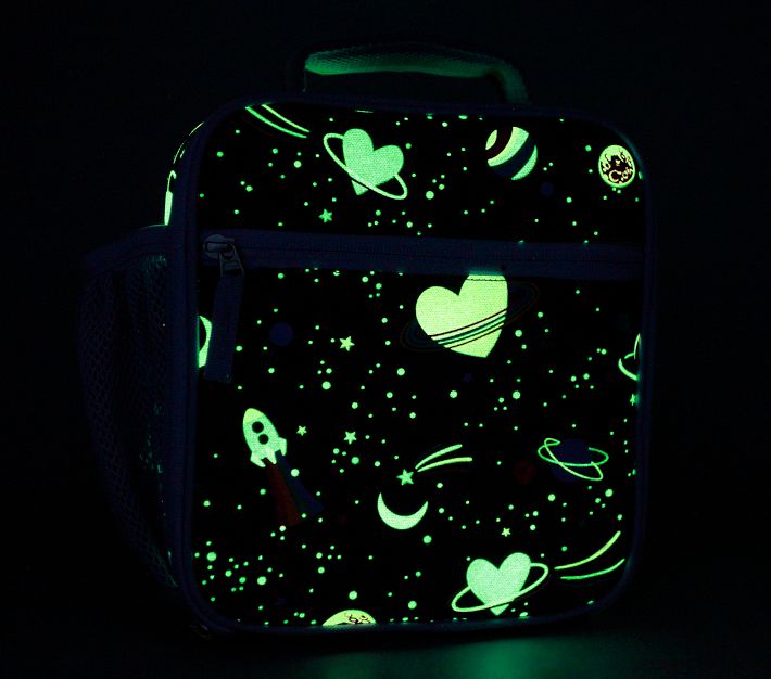 https://assets.pkimgs.com/pkimgs/ab/images/dp/wcm/202330/0032/mackenzie-rainbow-heart-galaxy-glow-in-the-dark-lunch-boxe-1-o.jpg