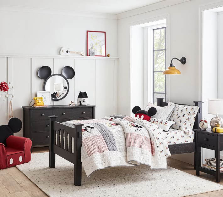 Mickey Mouse bedroom for adults. Want!  Mickey mouse bedroom, Disney  bedrooms, Disney room designs