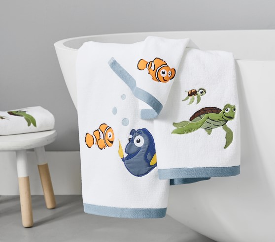 Disney and Pixar Finding Nemo Bath Set - Towels, Shower Curtain, Bath ...