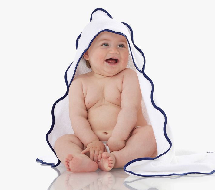 https://assets.pkimgs.com/pkimgs/ab/images/dp/wcm/202335/0020/organic-scallop-baby-hooded-towel-2-o.jpg