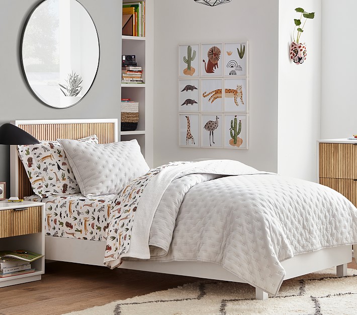 Pottery barn store quinn bed