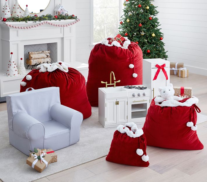 https://assets.pkimgs.com/pkimgs/ab/images/dp/wcm/202336/0217/red-velvet-santa-bags-o.jpg