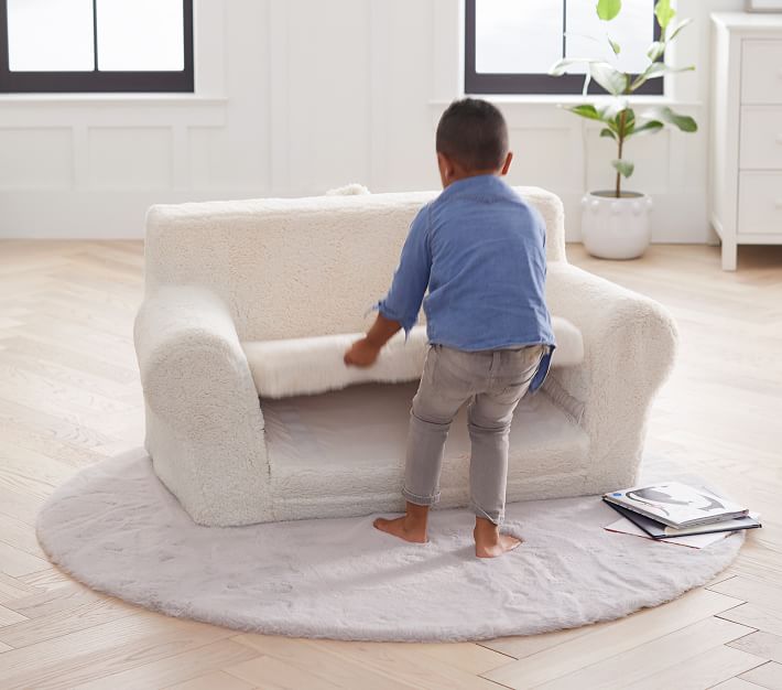 Machine Washable Faux Fur Nursery Round Rug