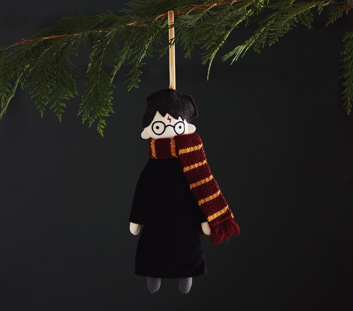 This 'Harry Potter' Tabletop Tree Is Decorated in Flameless