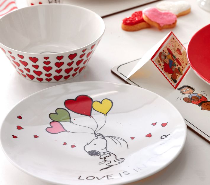 PEANUTS™ Kids Dinnerware + Sweets