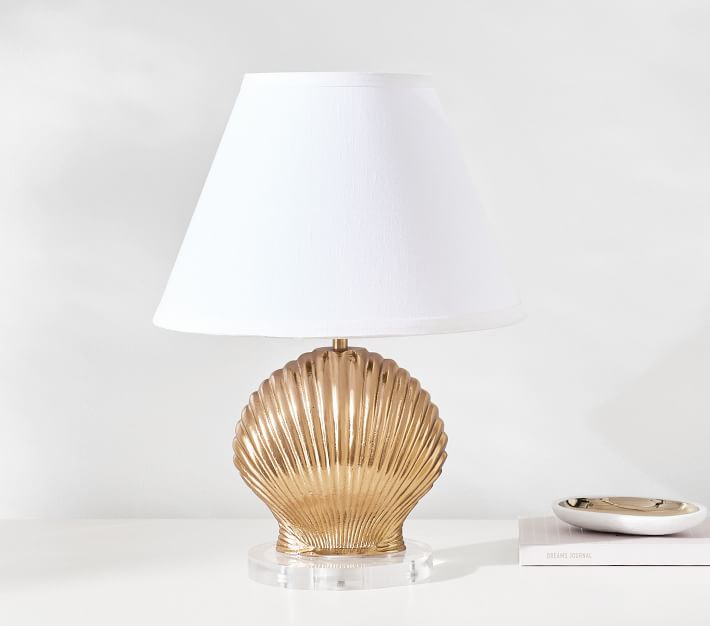 https://assets.pkimgs.com/pkimgs/ab/images/dp/wcm/202346/0046/lilly-pulitzer-shell-table-lamp-o.jpg