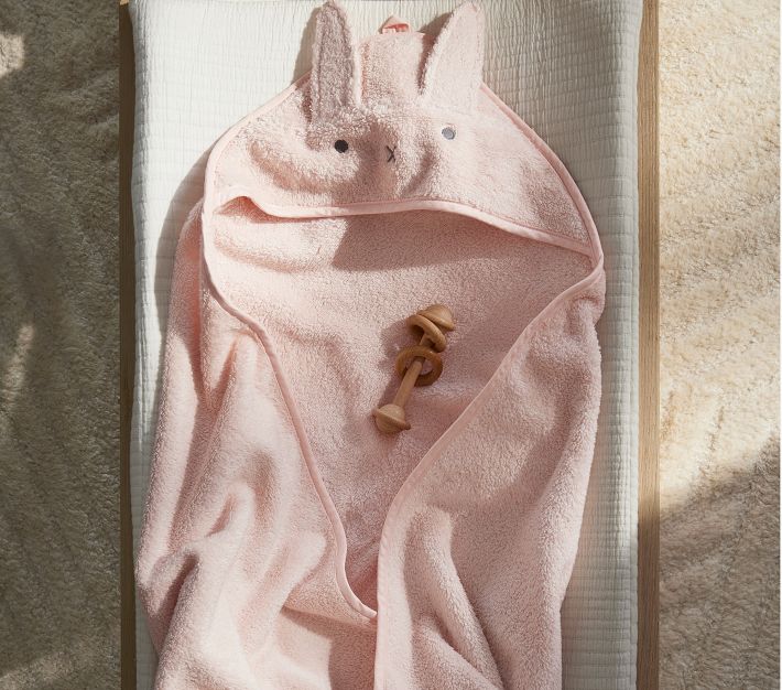 Winnie The Pooh Hooded Towel & Washcloth set - pink