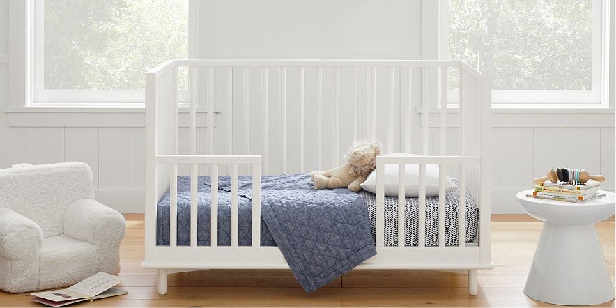 Convertible crib outlet bedroom sets