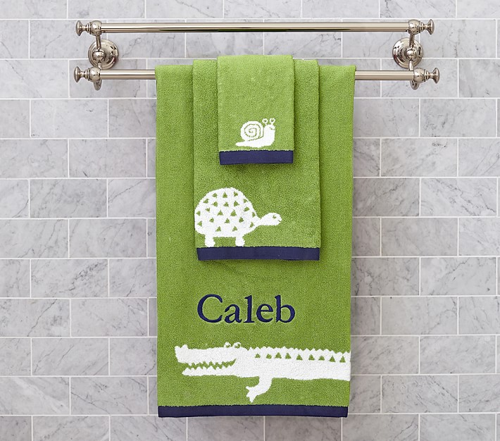 Alligator Jacquard Bath Towel Collection