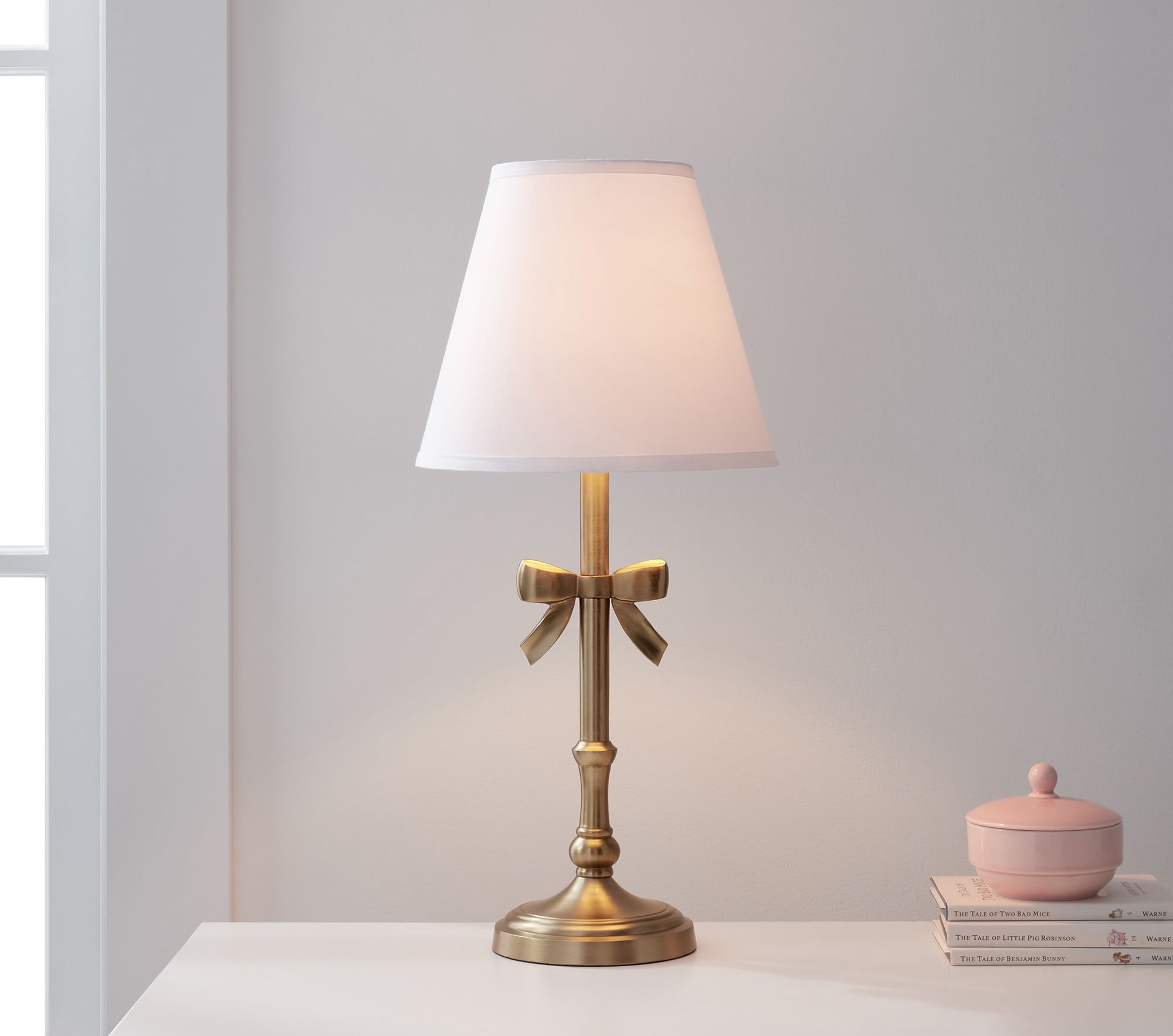 Alt image 1 for Ava Ribbon Table Lamp (20")