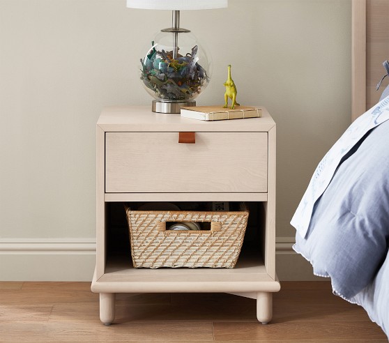 Nash Nightstand (18")