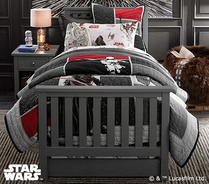 <em>Star Wars: The Force Awakens</em>&#8482; Quilt & Shams