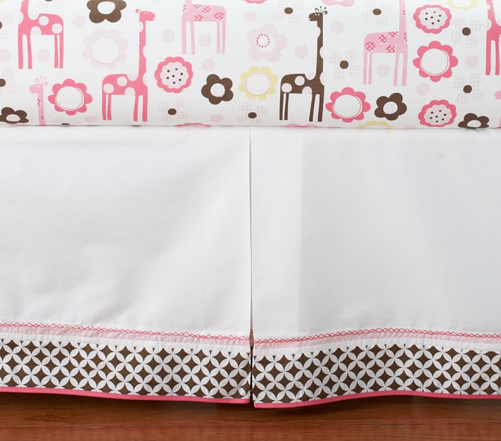 Ava Mod Giraffe Crib Skirt