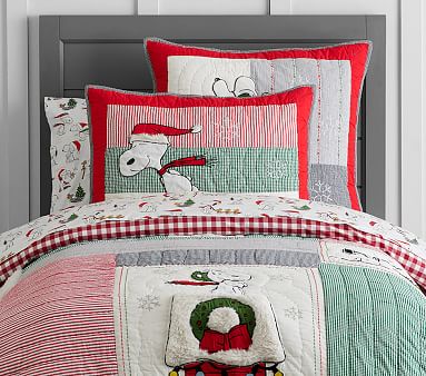 Peanuts Christmas fashion Holiday 2-Pc. Twin Quilt Set