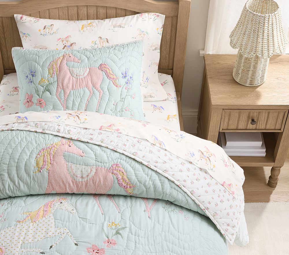 Floral Horse Quilt &amp; Shams