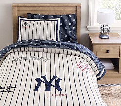 <i>MLB™</i> <i>New York Yankees™</i> Patches Stripe Jersey Quilt & Shams