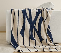<i>MLB™</i> <i>New York Yankees™</i> Fuzzy Kid Throw Blanket