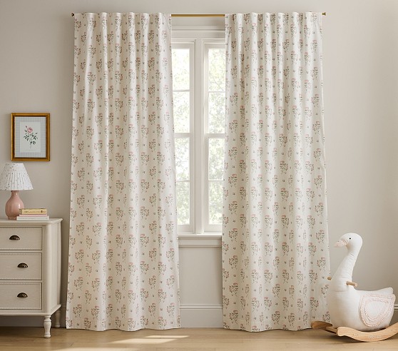 POTTERY BARN＊カーテン Bria Hammel Rose Blackout Curtain | Pottery Barn Kids