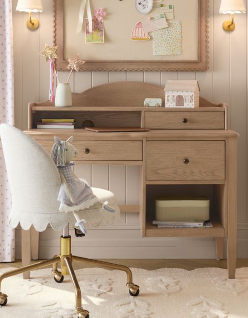 Desks &amp; Desk Chairs