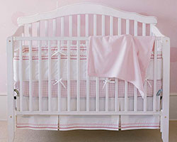 Chloe Drop-Side Crib