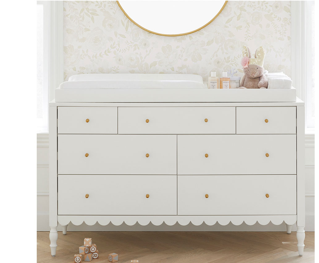Penny Scallop Extra-Wide Nursery Dresser & Topper Set