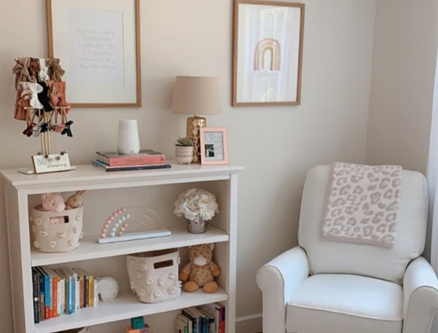 Sound machine on bookshelf 