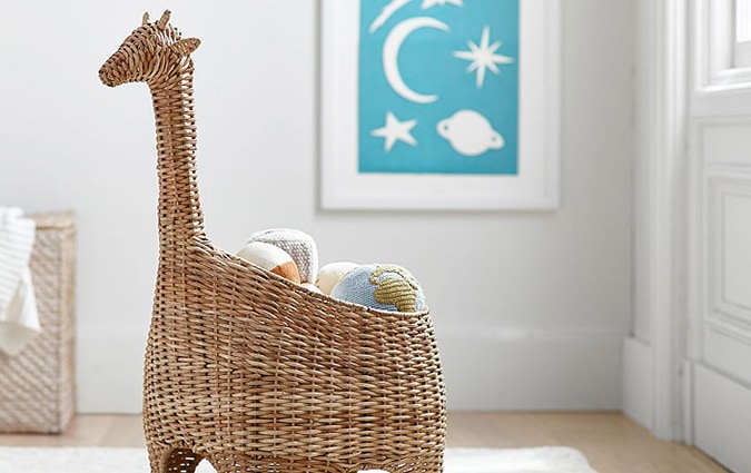 Giraffe-shaped wicker basket