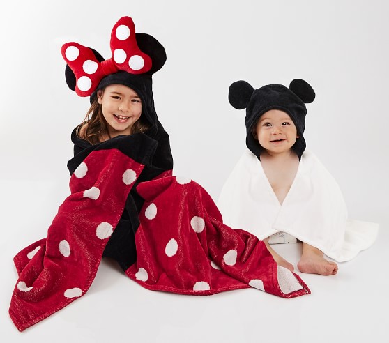 minnie hooded towel