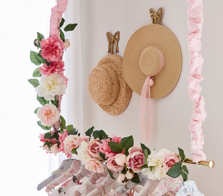 https://assets.pkimgs.com/pkimgs/rk/images/dp/wcm/202328/0021/loveshackfancy-floral-garland-o.jpg