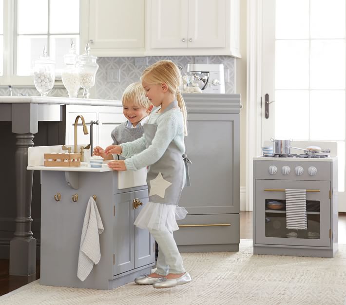 pottery barn kids Chelsea Kitchen Oven/Play Kitchen Stove - baby & kid  stuff - by owner - household sale - craigslist