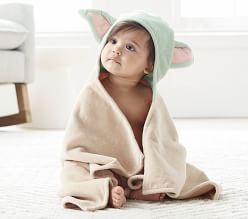 <em>Star Wars</em>™ <em>The Mandalorian</em>™ Grogu™ Baby Hooded Towel