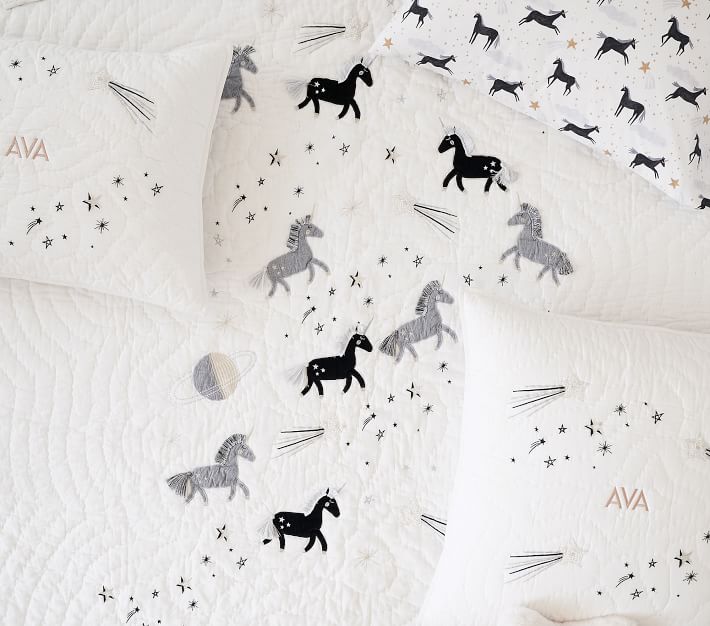 Pottery barn shop kids unicorn quilt