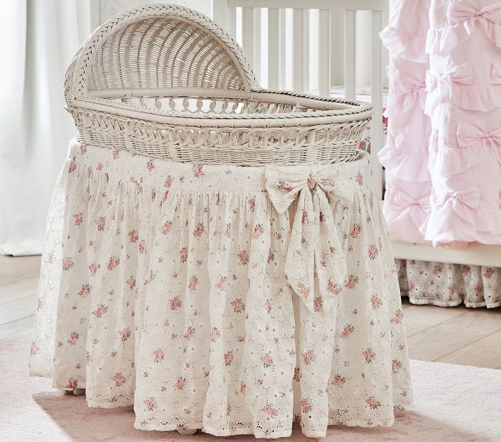 Wicker discount bassinet bedding