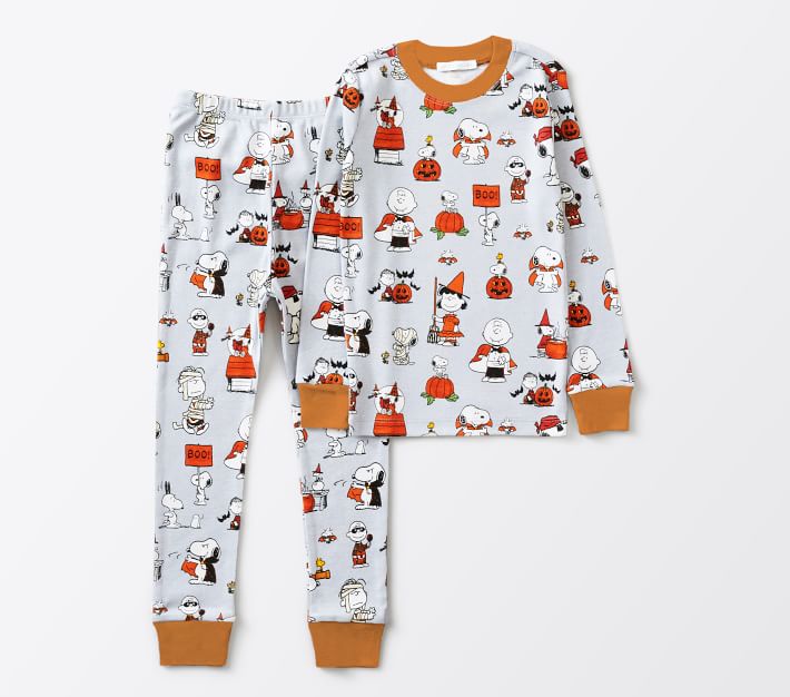 Adorable Peanuts Snoopy Halloween Pajama Set