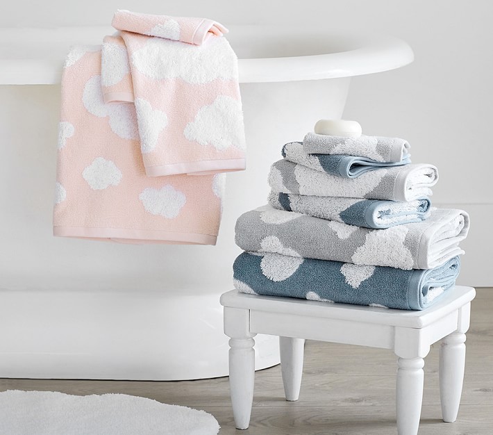Jacquard Cloud Bath Towel Collection