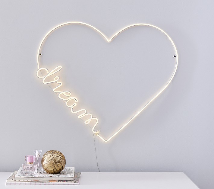 Dreamer Light-Up Neon Heart