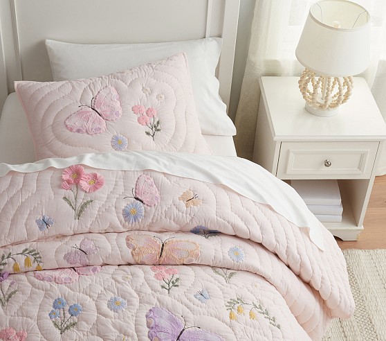 Pottery Barn store Kids Quilt