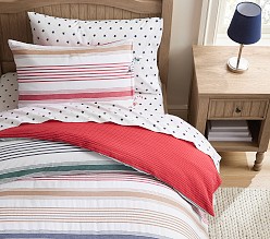 Reversible Matelasse Duvet Cover & Shams