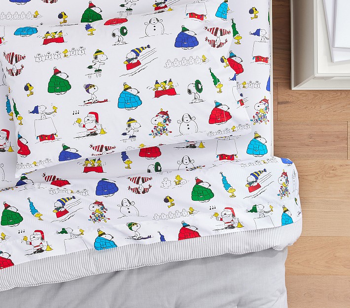 Peanuts&#174; Snoopy&#174; Holiday Organic Sheet Set