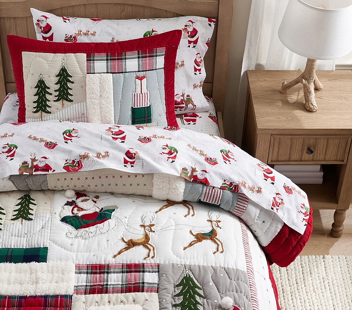 Heritage Santa Quilt &amp; Shams