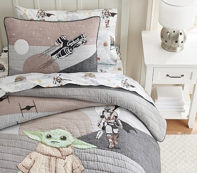 Baby outlet Groku/Mandalorian Quilt