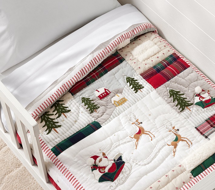 Heritage Santa Toddler Quilt